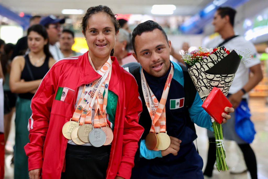 ¡La historia se escribe con esfuerzo, corazón y nueve medallas colgadas al pecho! 😭❤️
